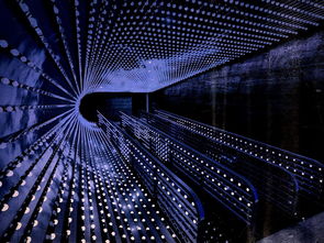 藍色情緒 光、錯覺與抽象藝術在墻紙技術開發中的融合